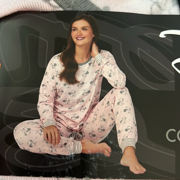 New with tags Disney Pijama set 2pc size XXL really soft and warm - Picture 2 of 5